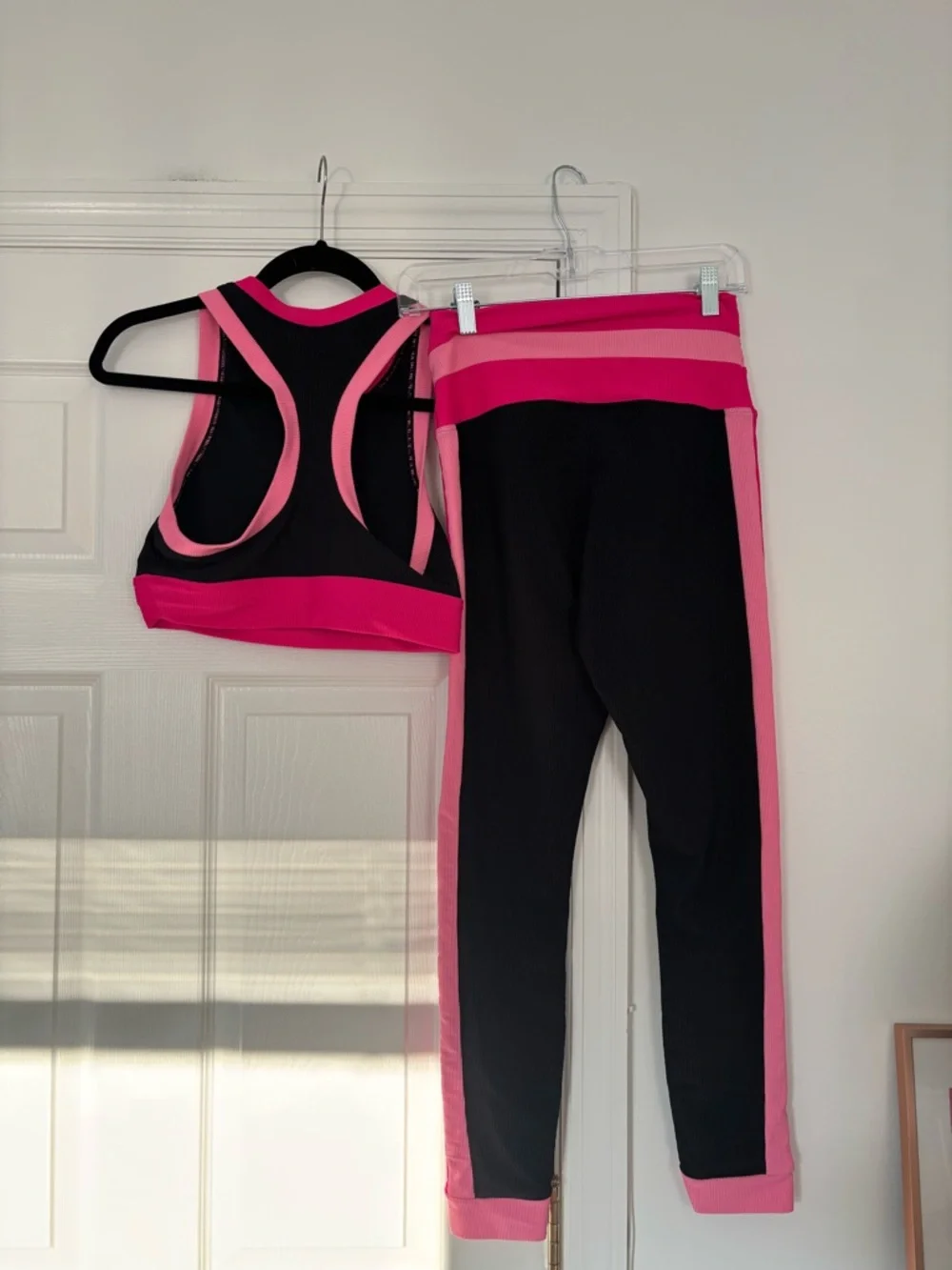 Beach Riot Gwen Colorblock Active Set Pink Black Size M Sports Bra Leggings